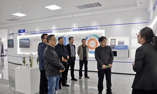 �Ž�ѧԺ�򵼸�PG�ͽ�Ů�����ţ�����������̽У������